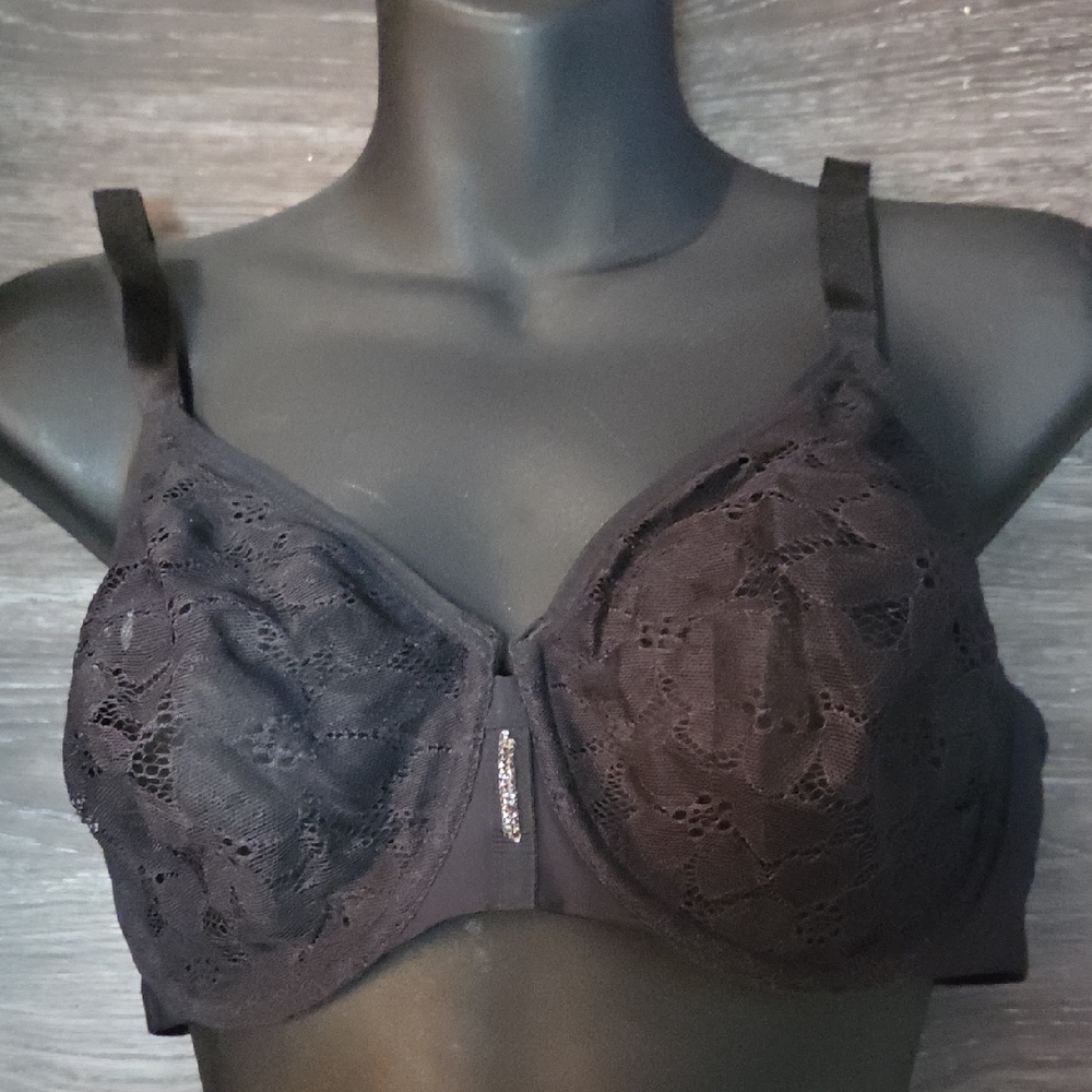NWOT Maison LeJaby Elegant Black Lace Bra.  38D